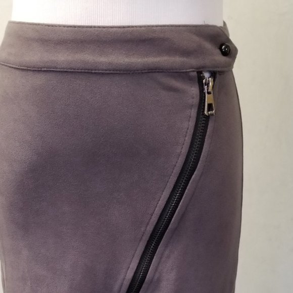 Anthropology gray faux suede Zip mini skirt  size XS (Y24) - Picture 7 of 7
